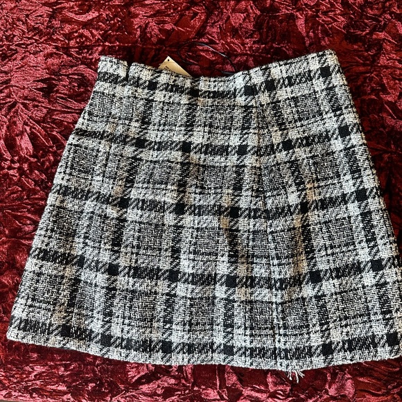 Mango black and white tweed mini skirt - Picture 2 of 4